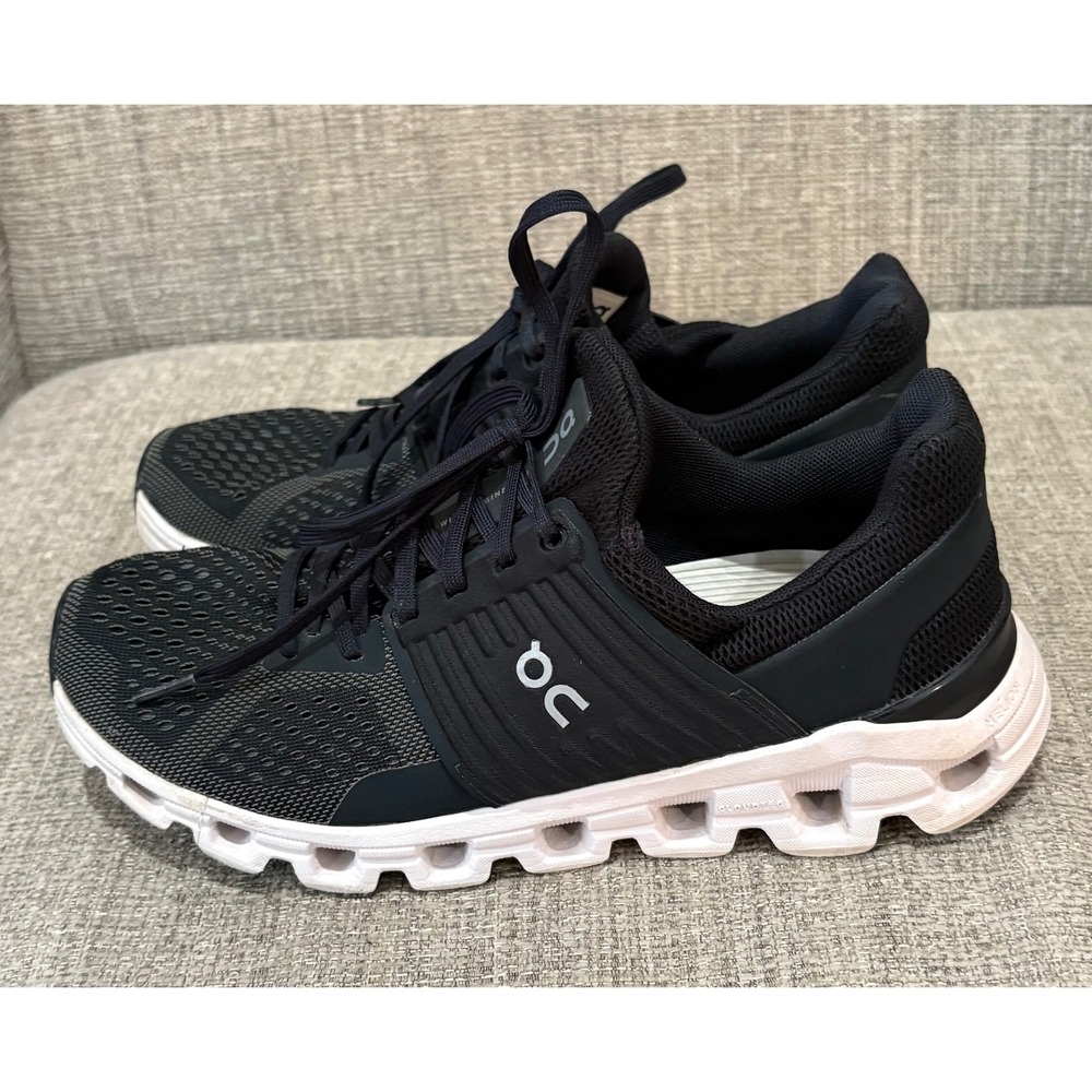 On Cloud Cloudflow Women's 7 Black White Running Shoes